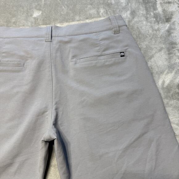 Travis Mathew Shorts Mens 33 Heather Gray Golf Chino Performance Stretch Blend - Picture 10 of 12